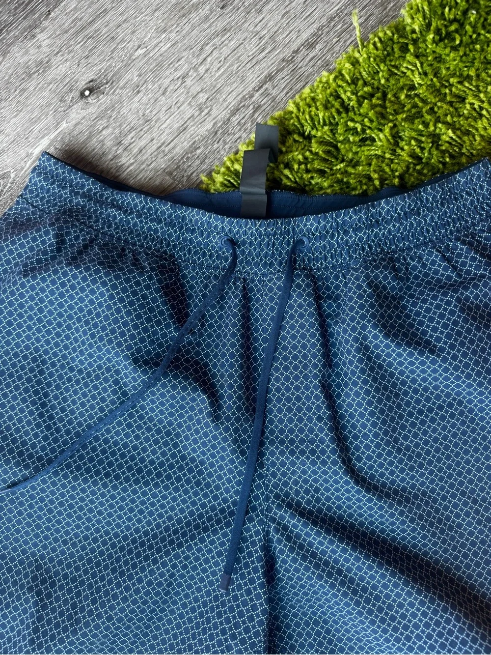 Lulu lemon men’s board shorts